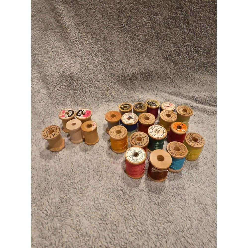 Vintage Variety Lot‎ of 22 Wooden Thread Spools  Multiple Colors